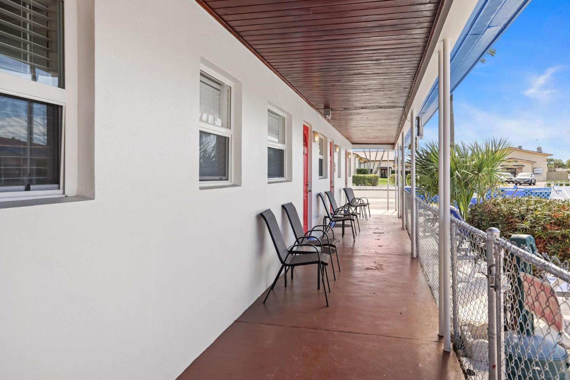 Sun Island Motel St. Pete Beach Dış mekan fotoğraf