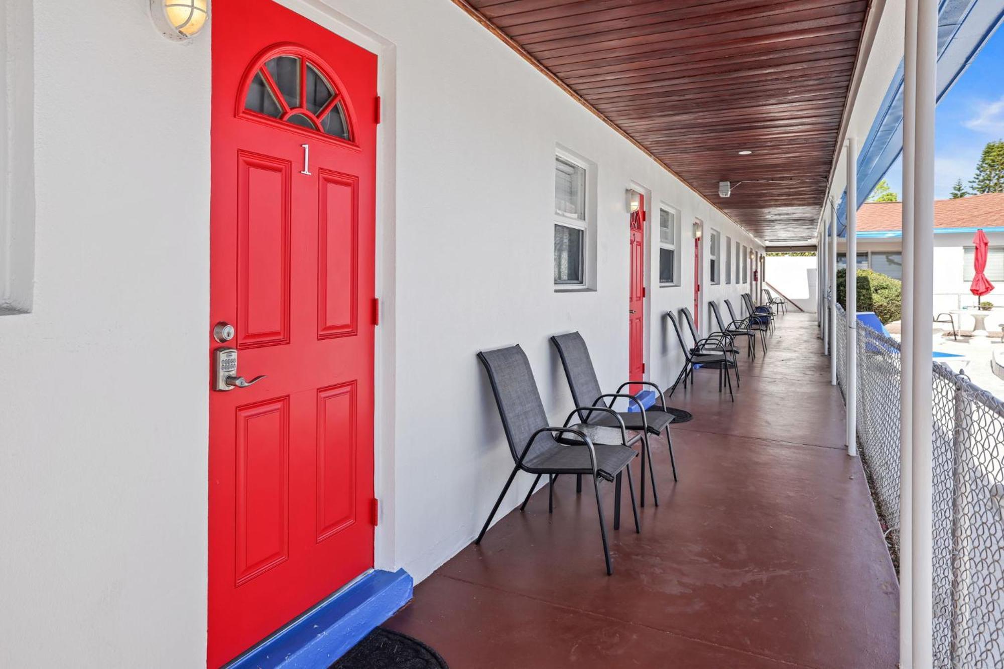 Sun Island Motel St. Pete Beach Dış mekan fotoğraf